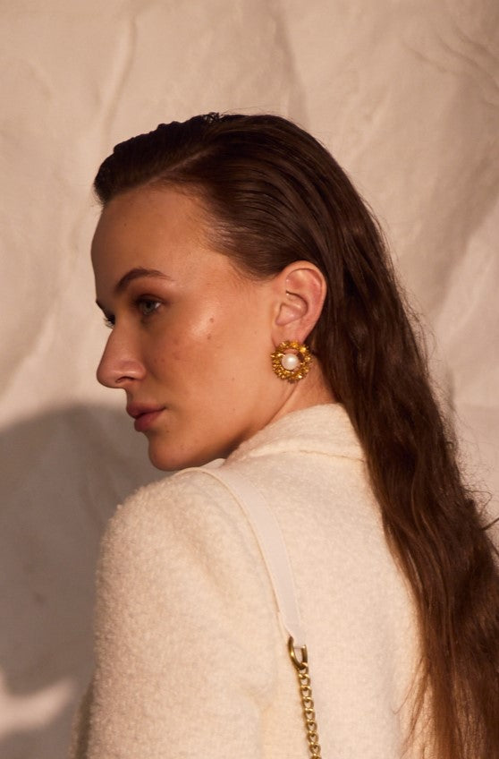 Blooming Wreath Pearl Studs - Gold