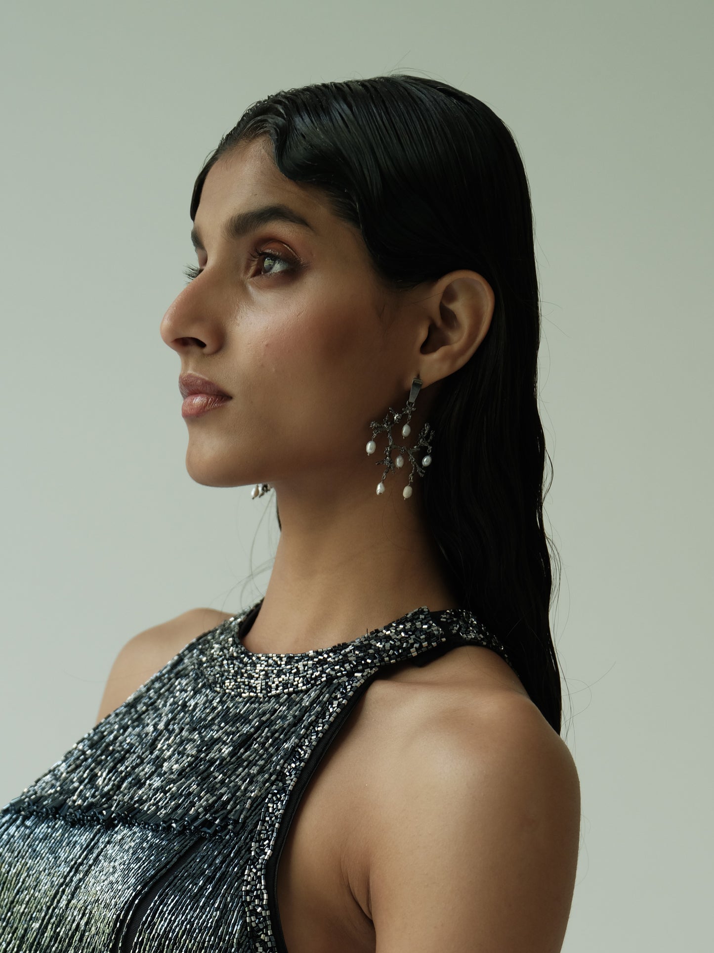 Untamed pearl drops chandelier earrings black