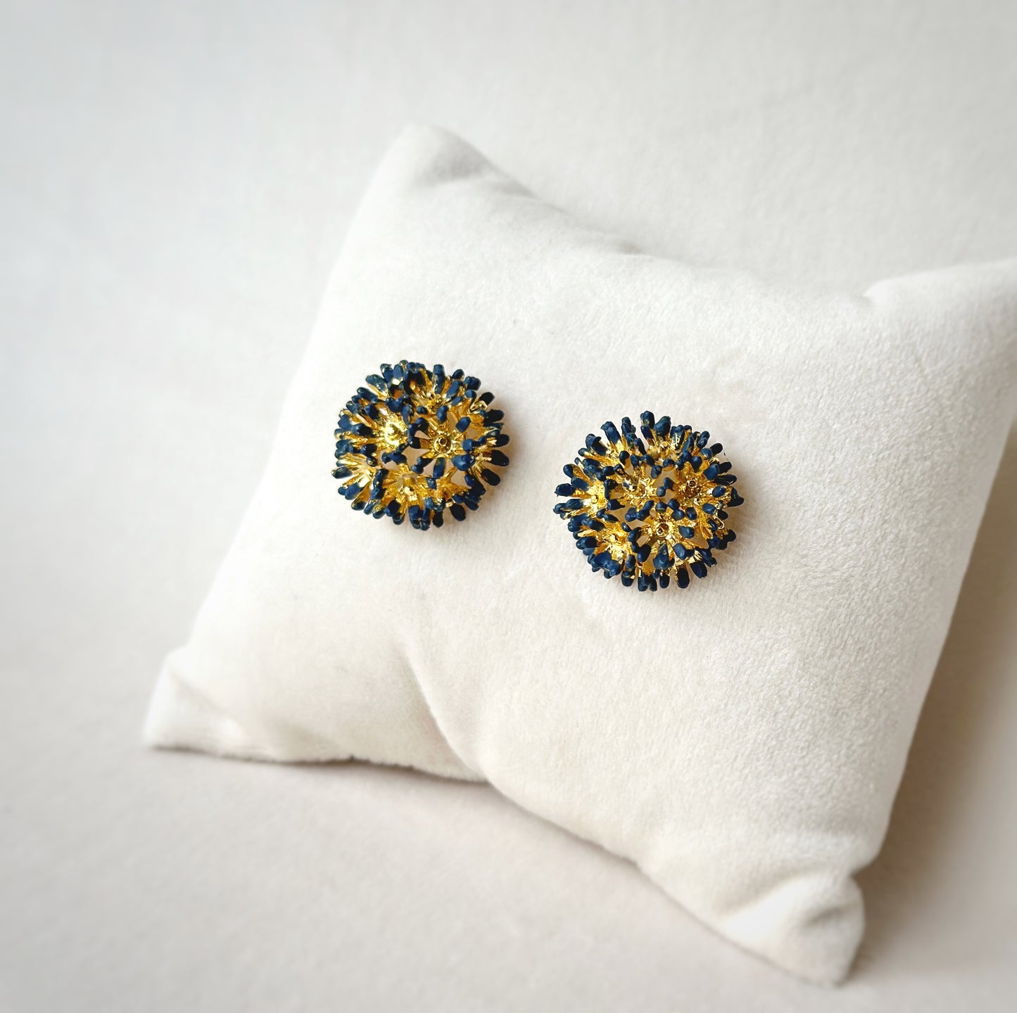 Sunshine Mini Studs Forget-me-not blue