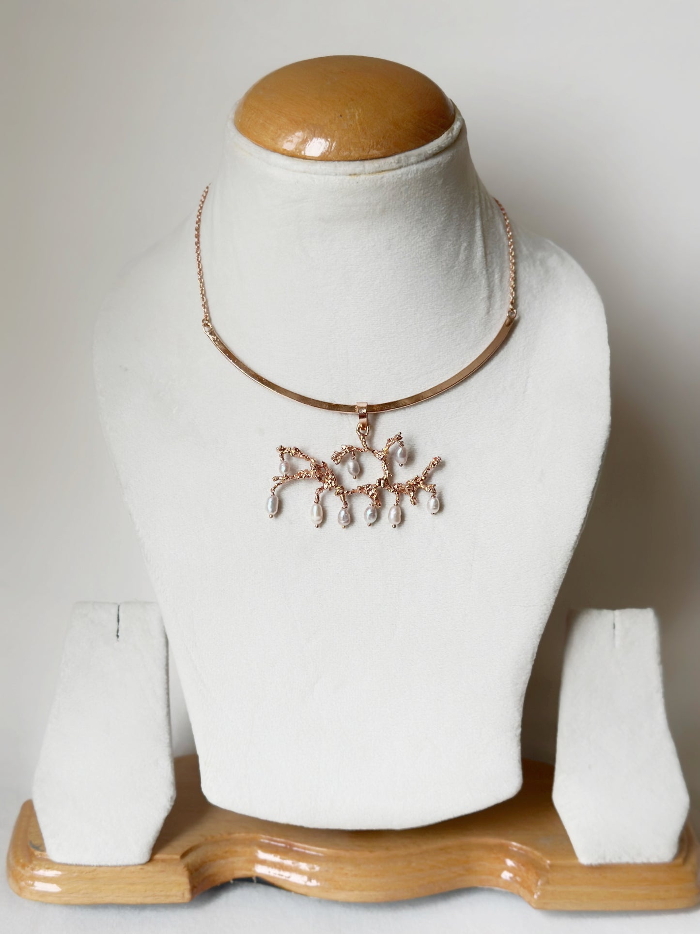 Untamed pearl drops chandelier pendant rose