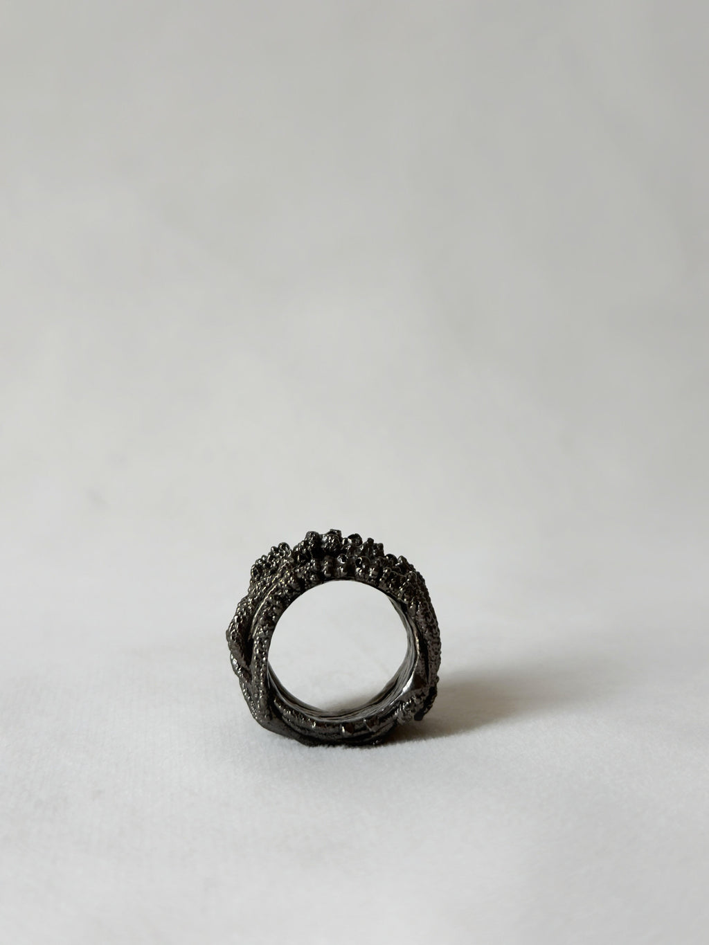 Criss Cross ring black