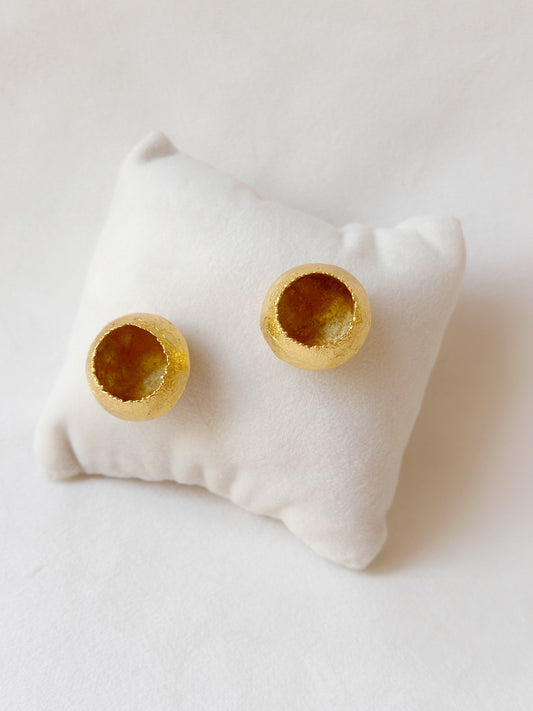 Couldron Studs Matte Gold
