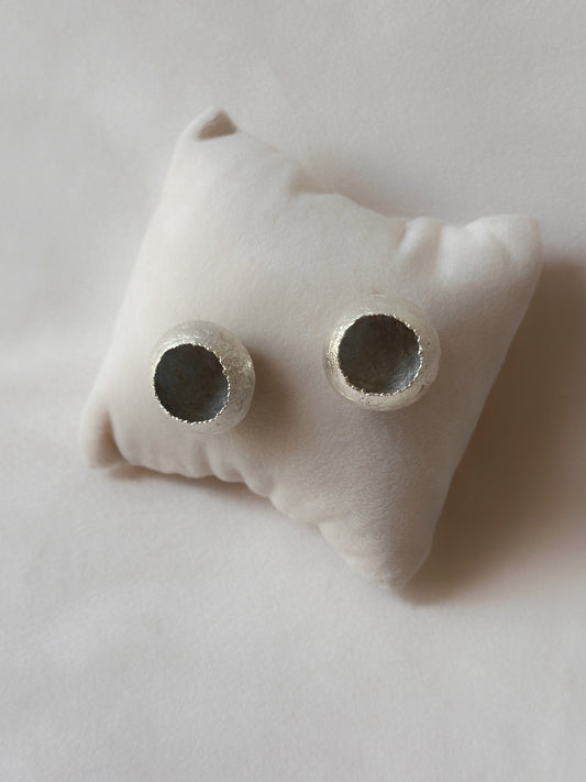 Couldron Studs Matte Silver