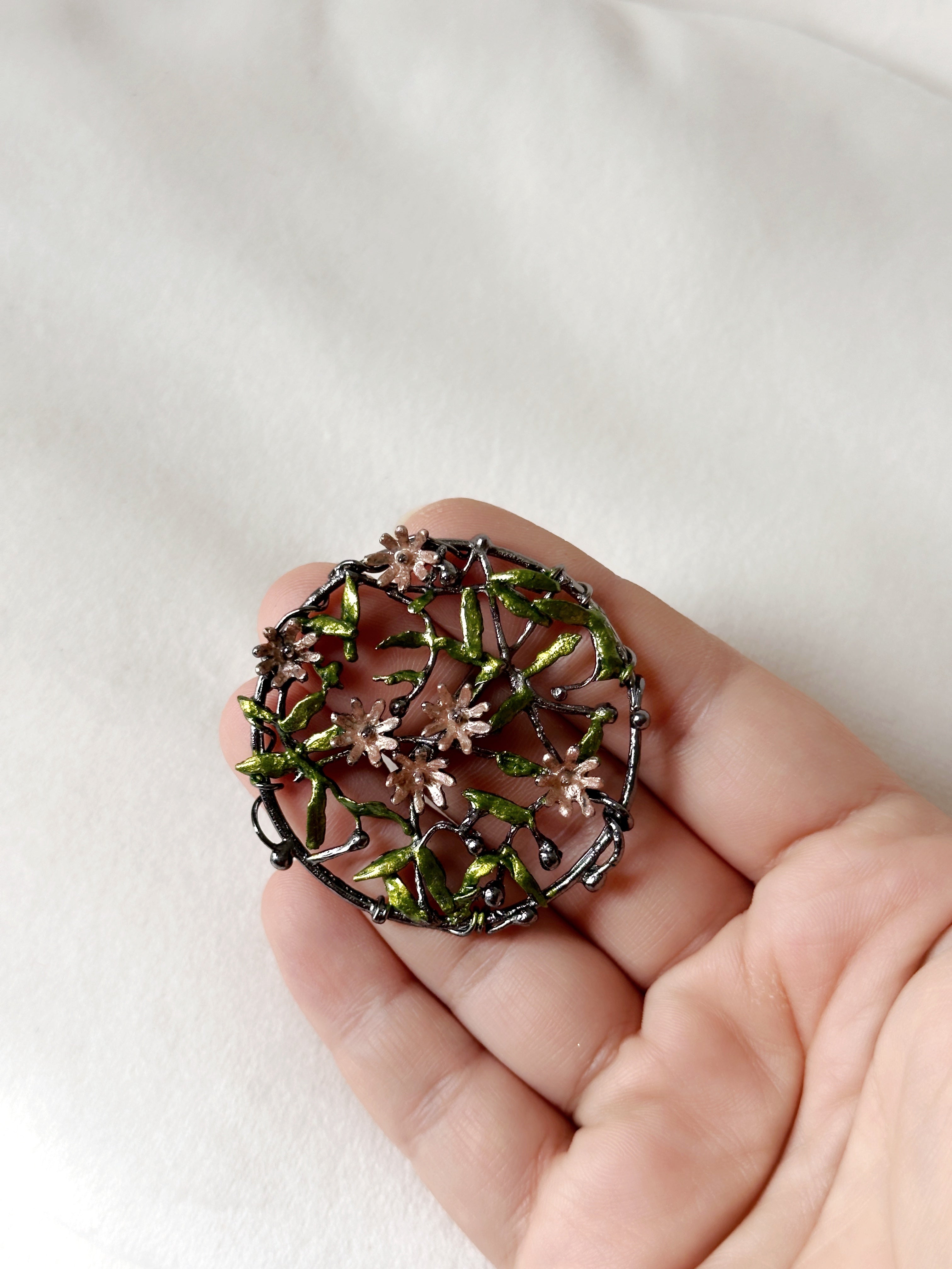 Trellis ring - Black and Pink