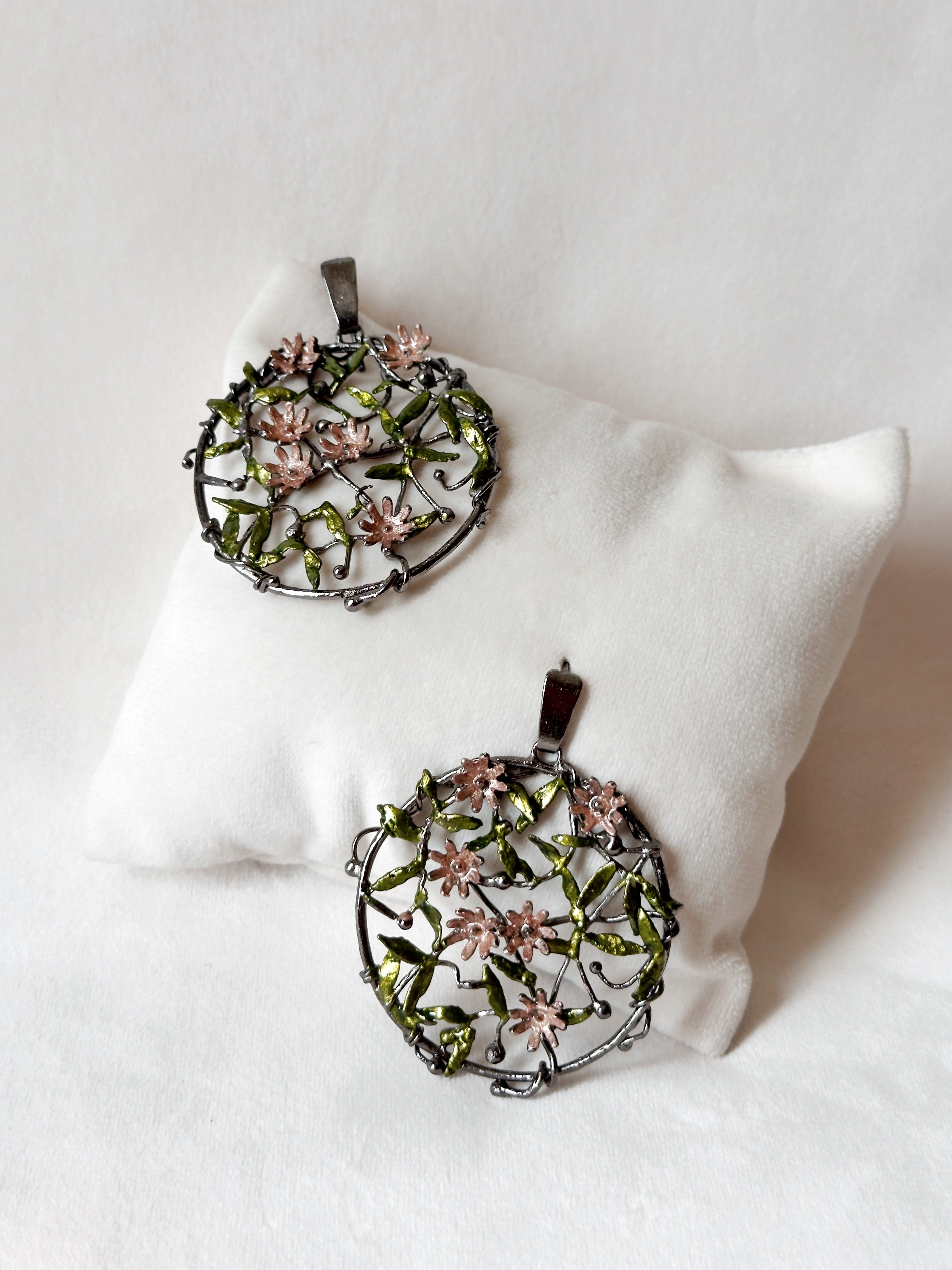 Trellis Earrings - Black and Pink