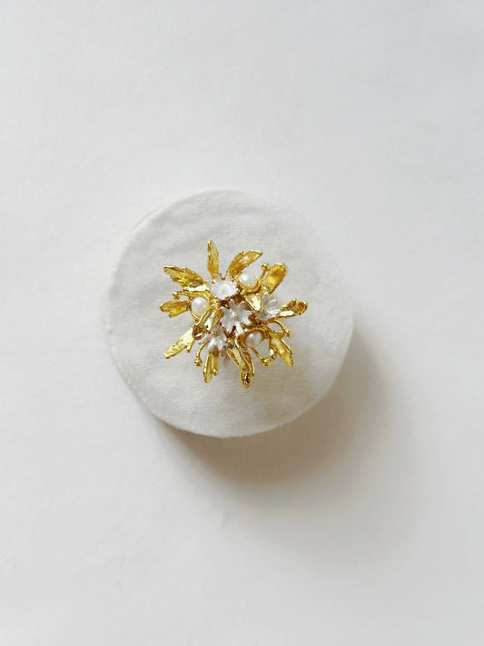 Flowerburst Ring - Gold and white
