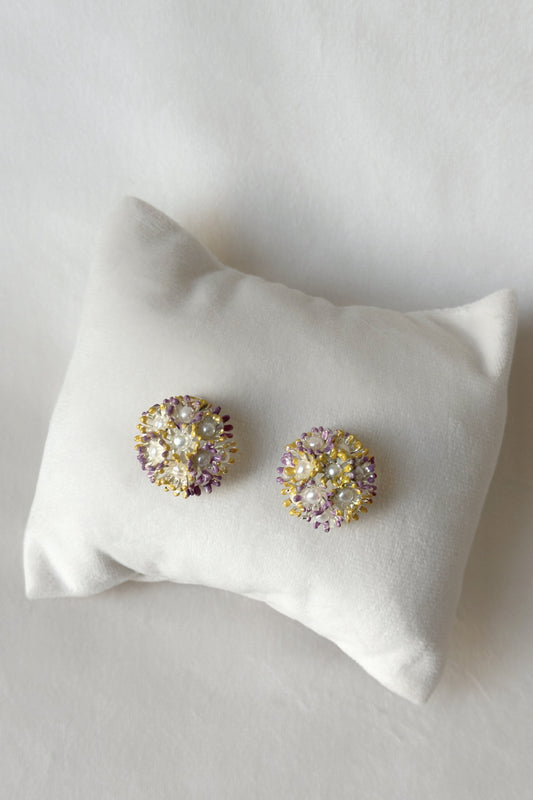Sunshine Mini Pearl Studs - Silver springtime bouquet