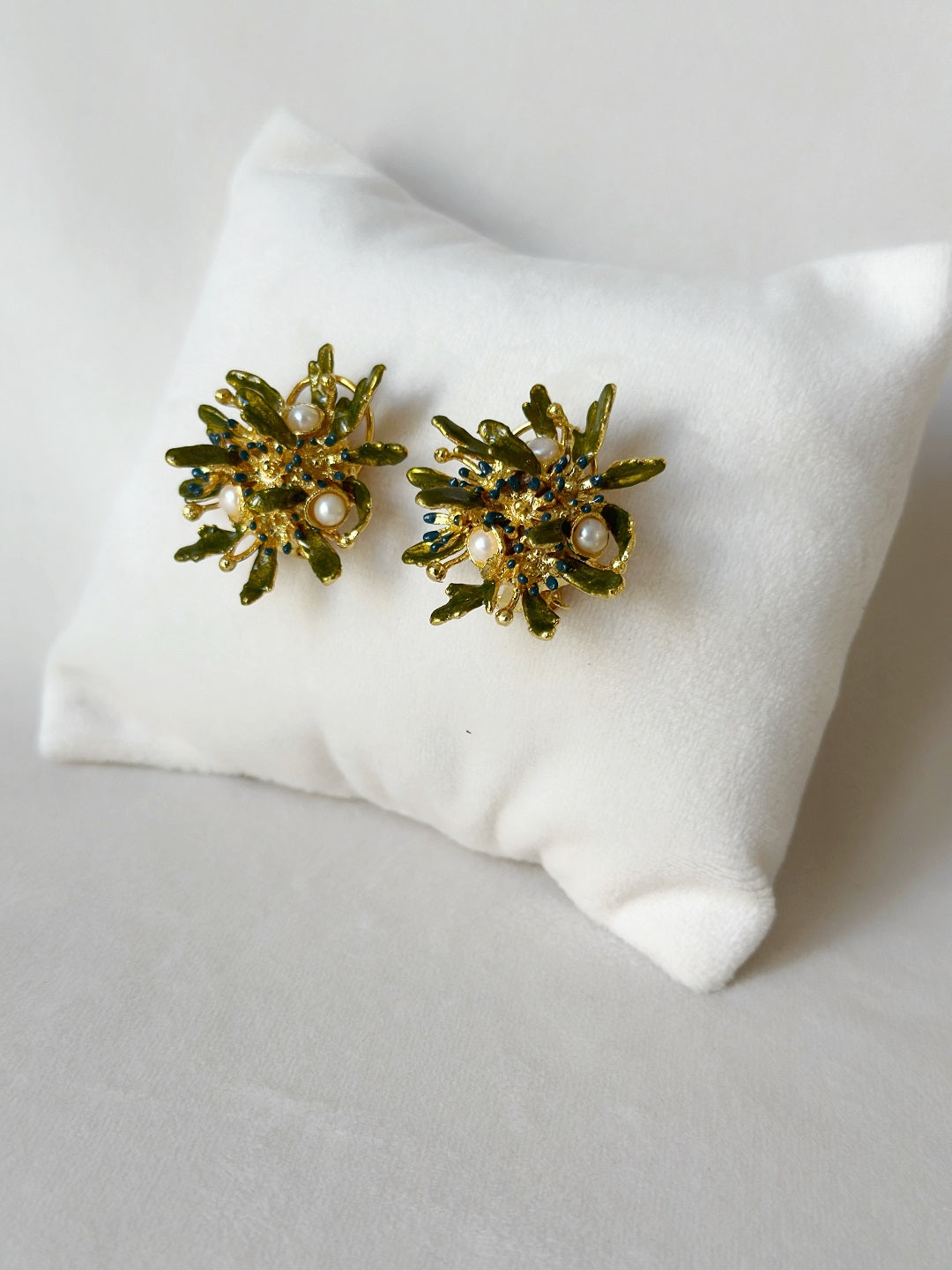 Wild Flower Bouquet Studs - Forget me not blue