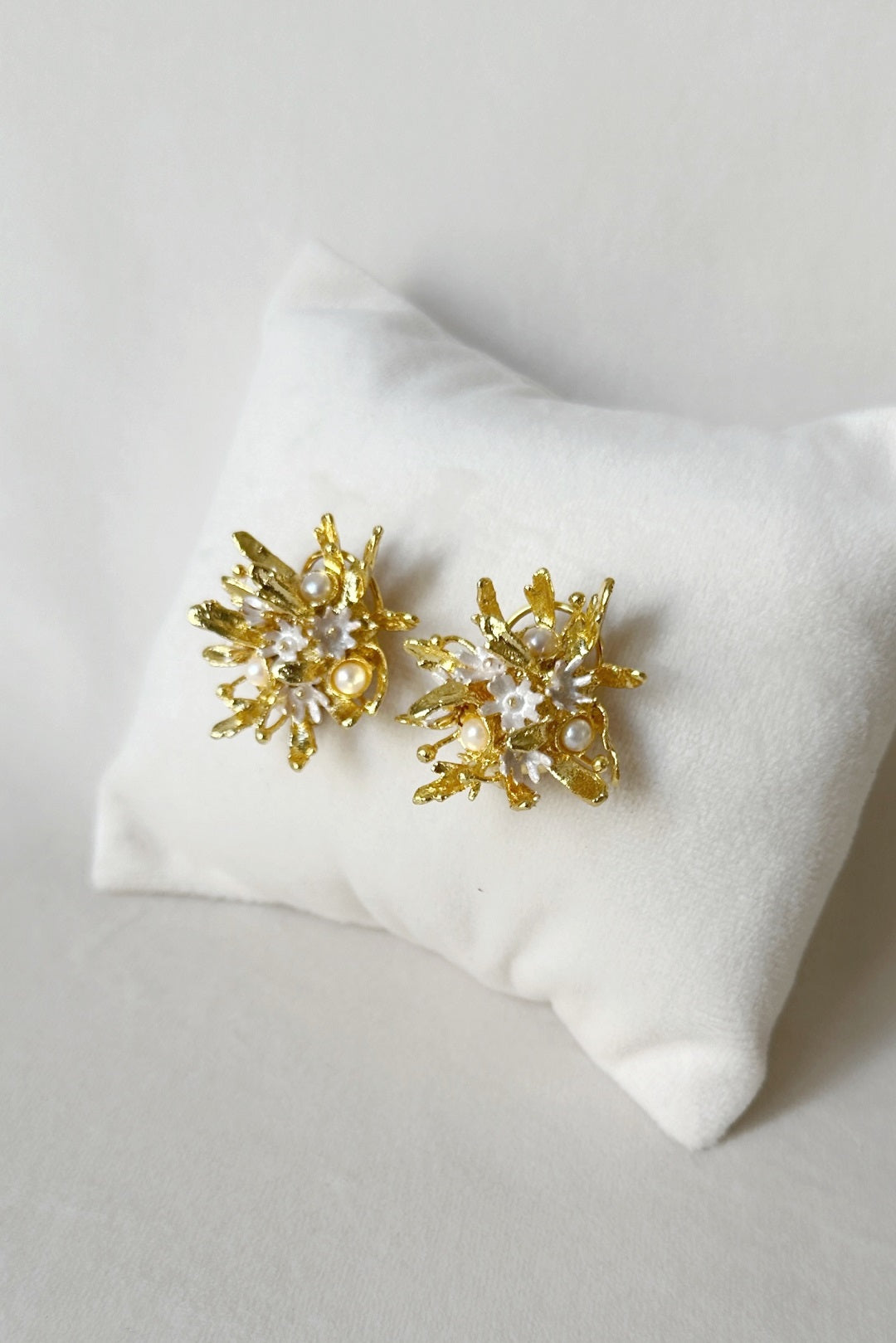 Wild Flower Bouquet Studs Snowy White