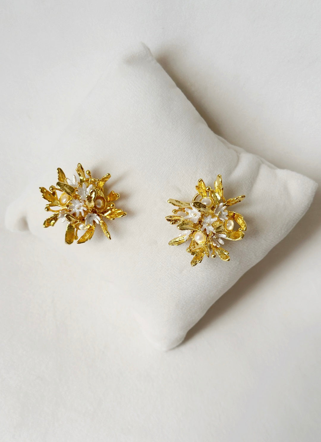 Wild Flower Bouquet Studs Snowy White