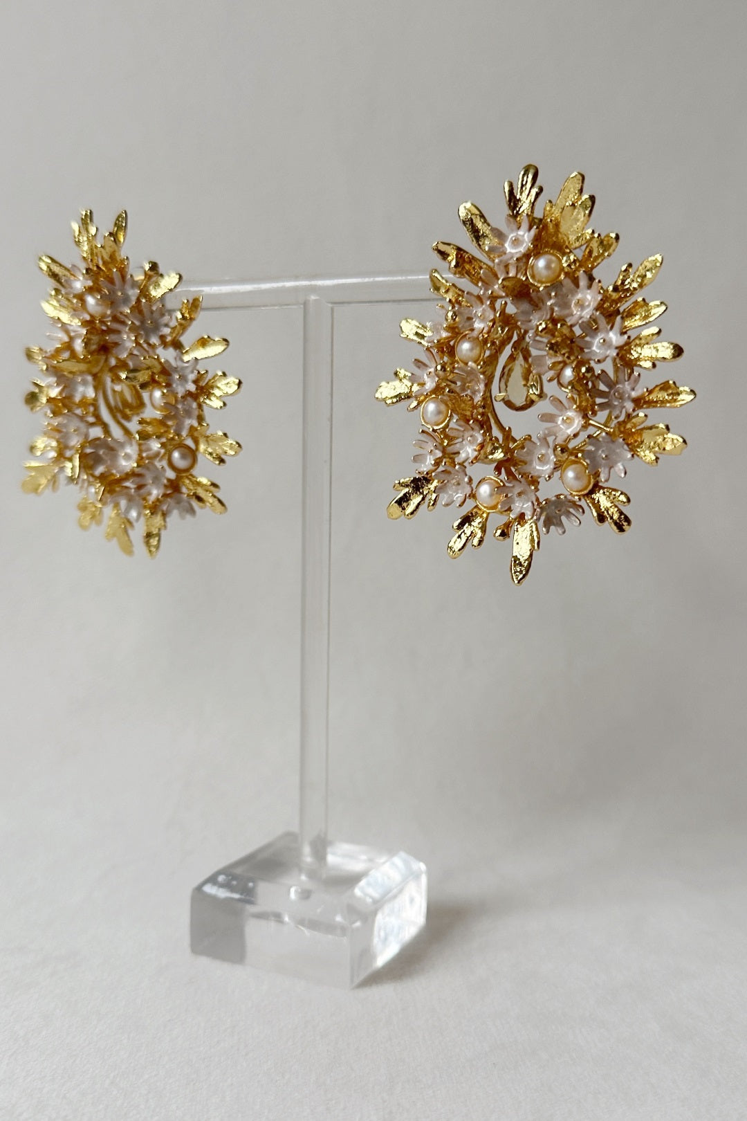Enchanted Glade Earrings - Snowy white