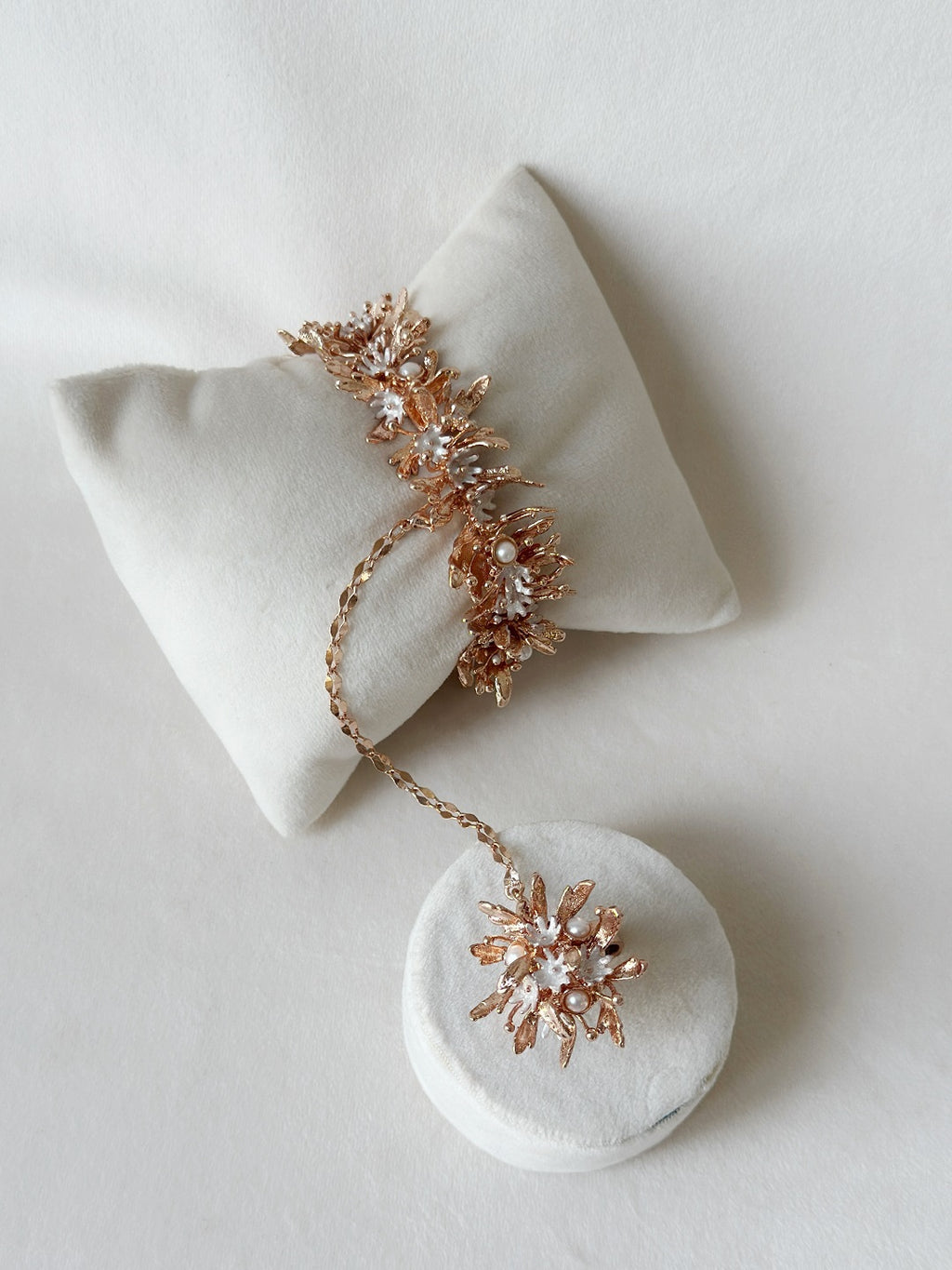 Blooming haathphool with pearls - Rose Gold