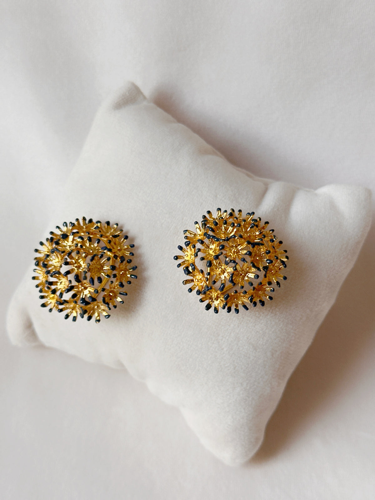 Springtime Sunshine Midi Studs - Forget me not blue