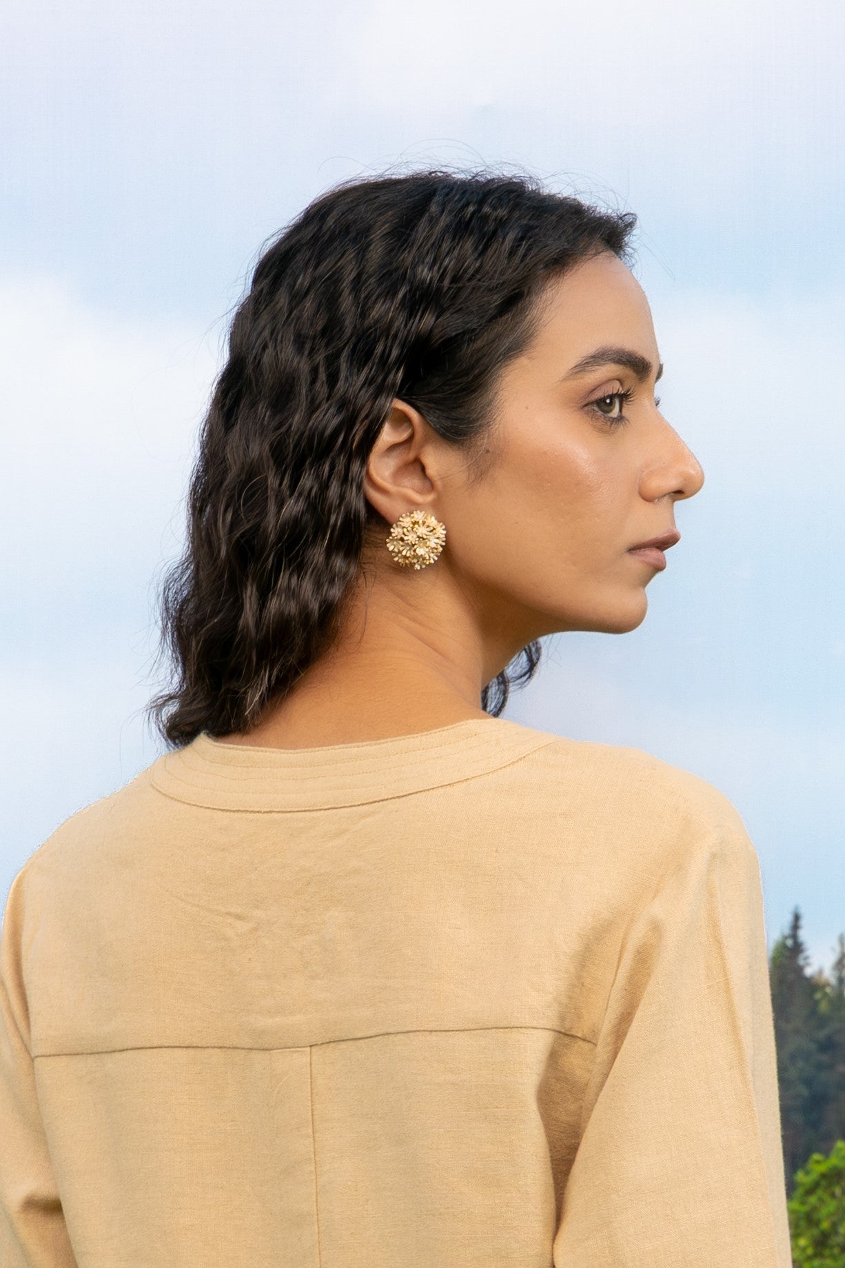 Springtime Sunshine Midi Studs - Snowy white on gold