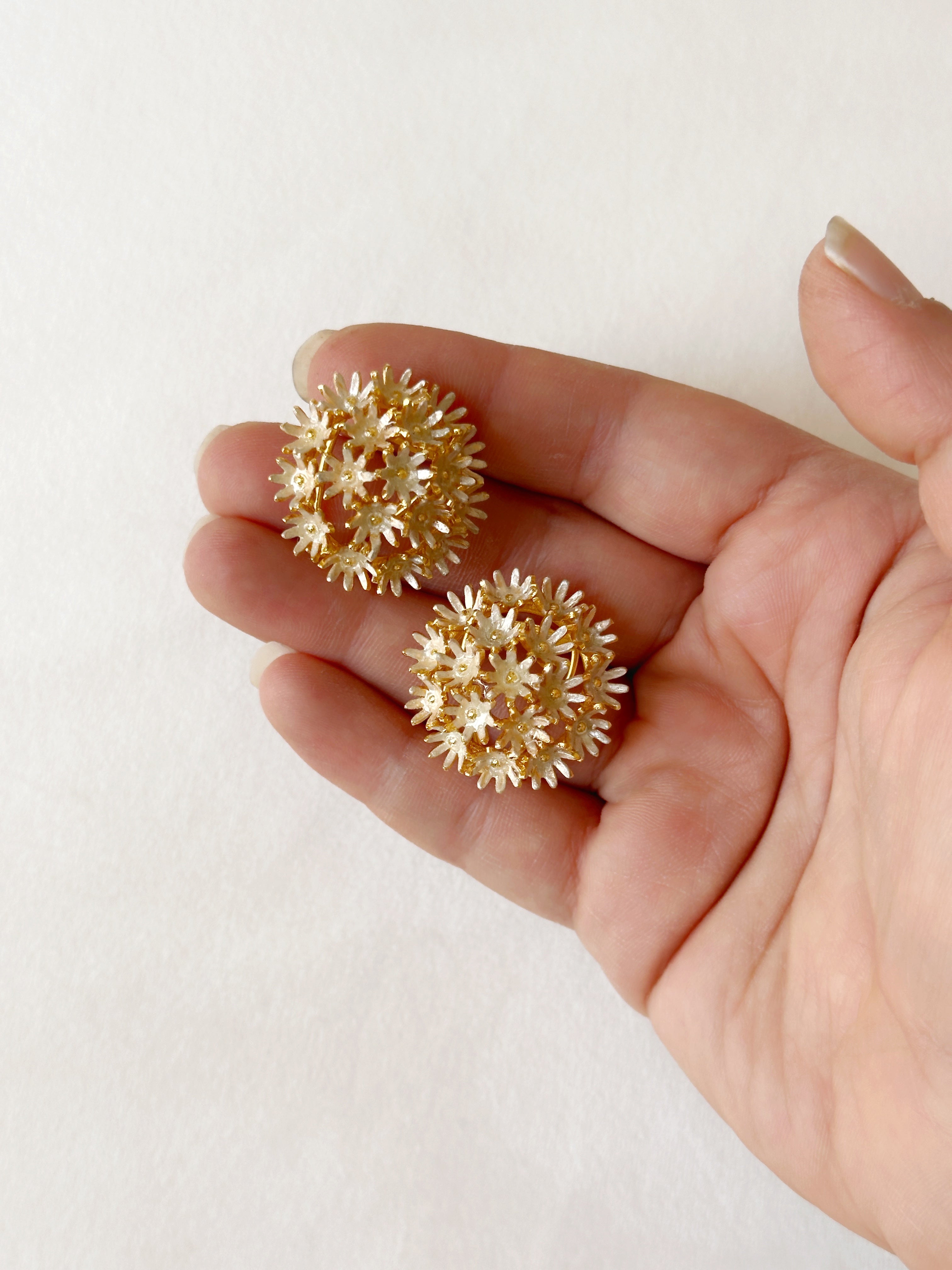 Springtime Sunshine Midi Studs - Snowy white on gold