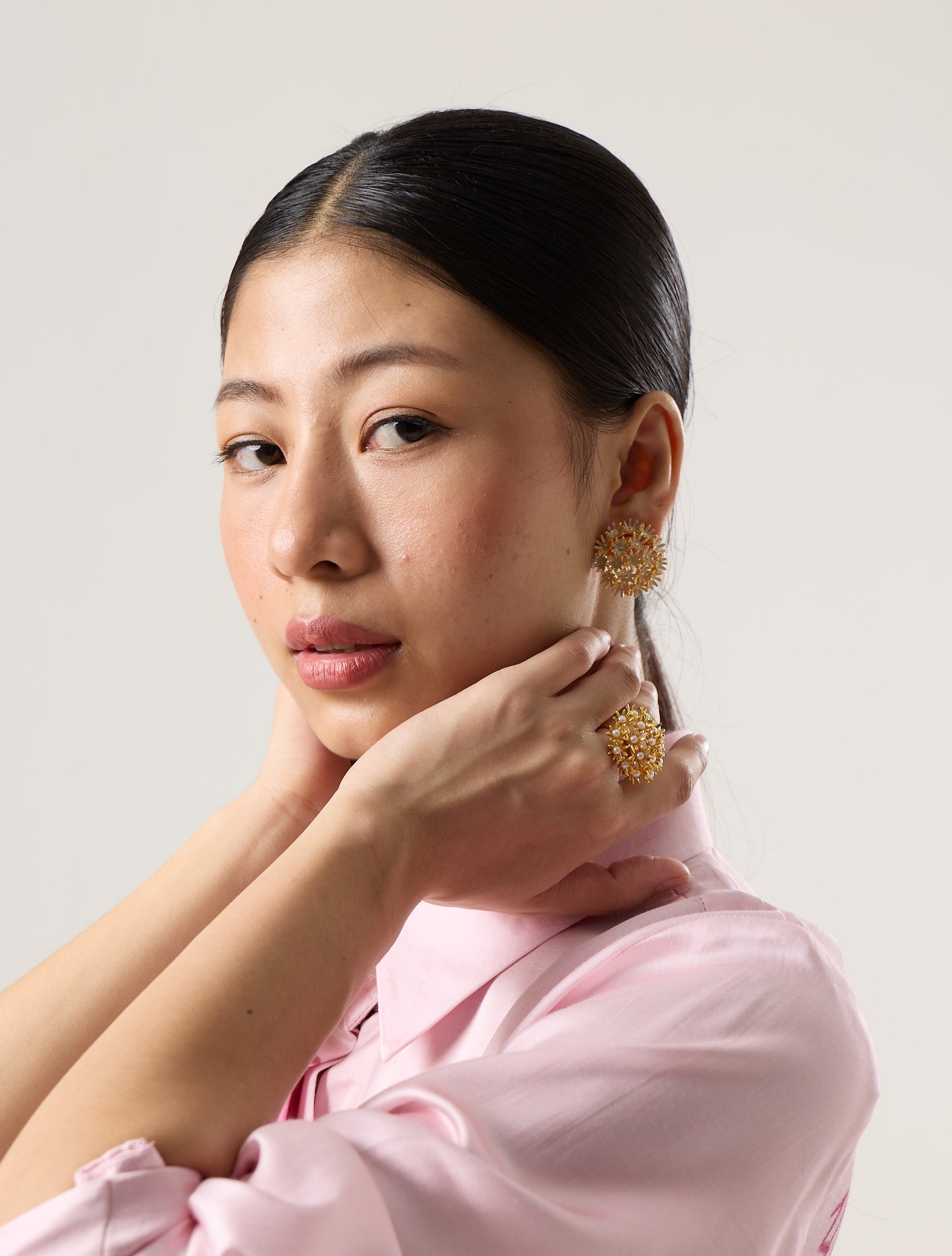 Springtime Sunshine Midi Studs - Snowy white on gold