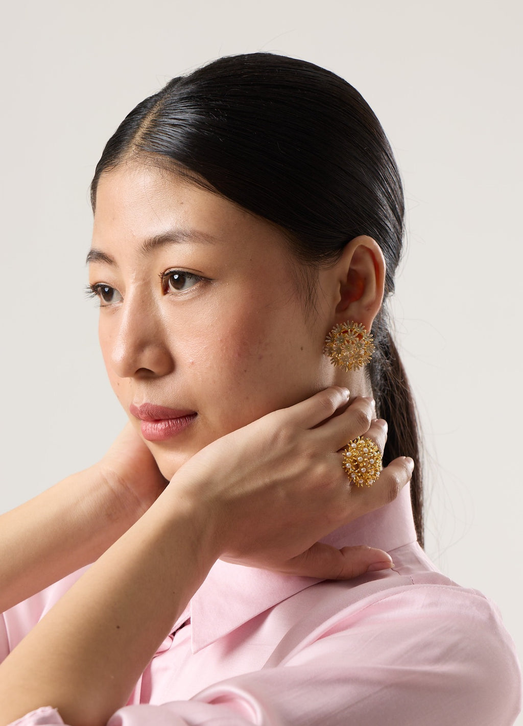Springtime Sunshine Midi Studs - Snowy white on gold