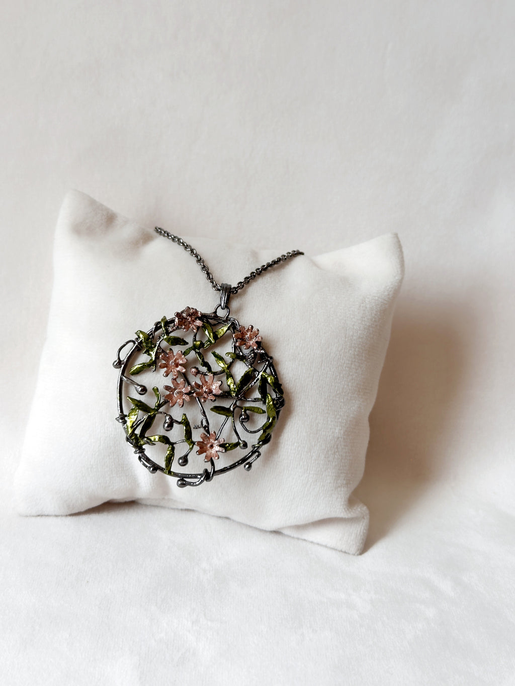 Trellis Pendant - Black and Pink