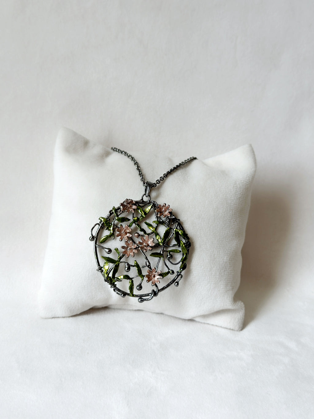 Trellis Pendant - Black and Pink
