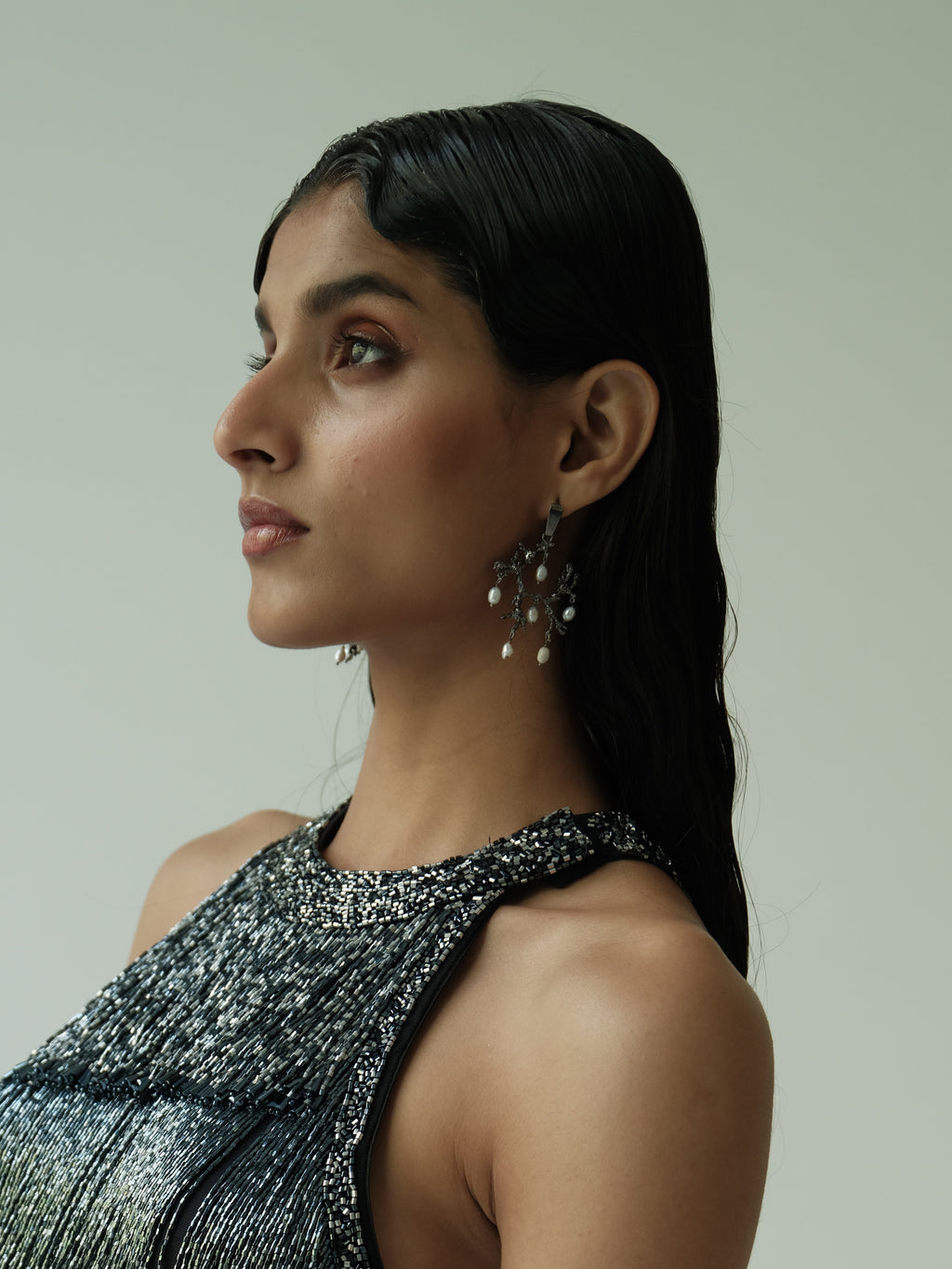 Untamed pearl drops chandelier earrings black