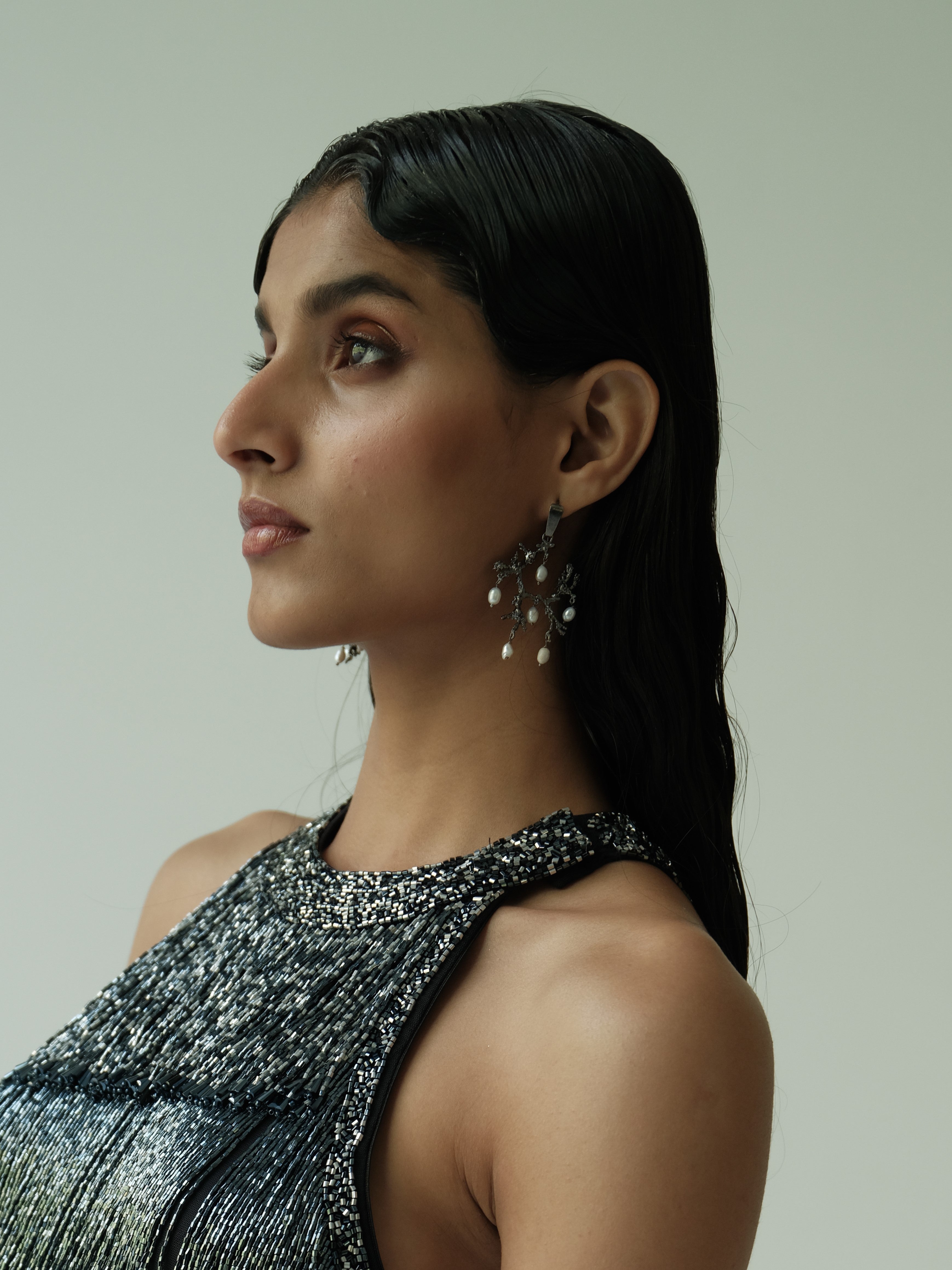 Untamed pearl drops chandelier earrings black