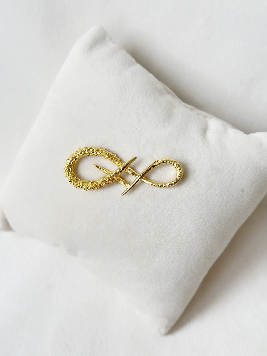 Infinity Brooch Gold