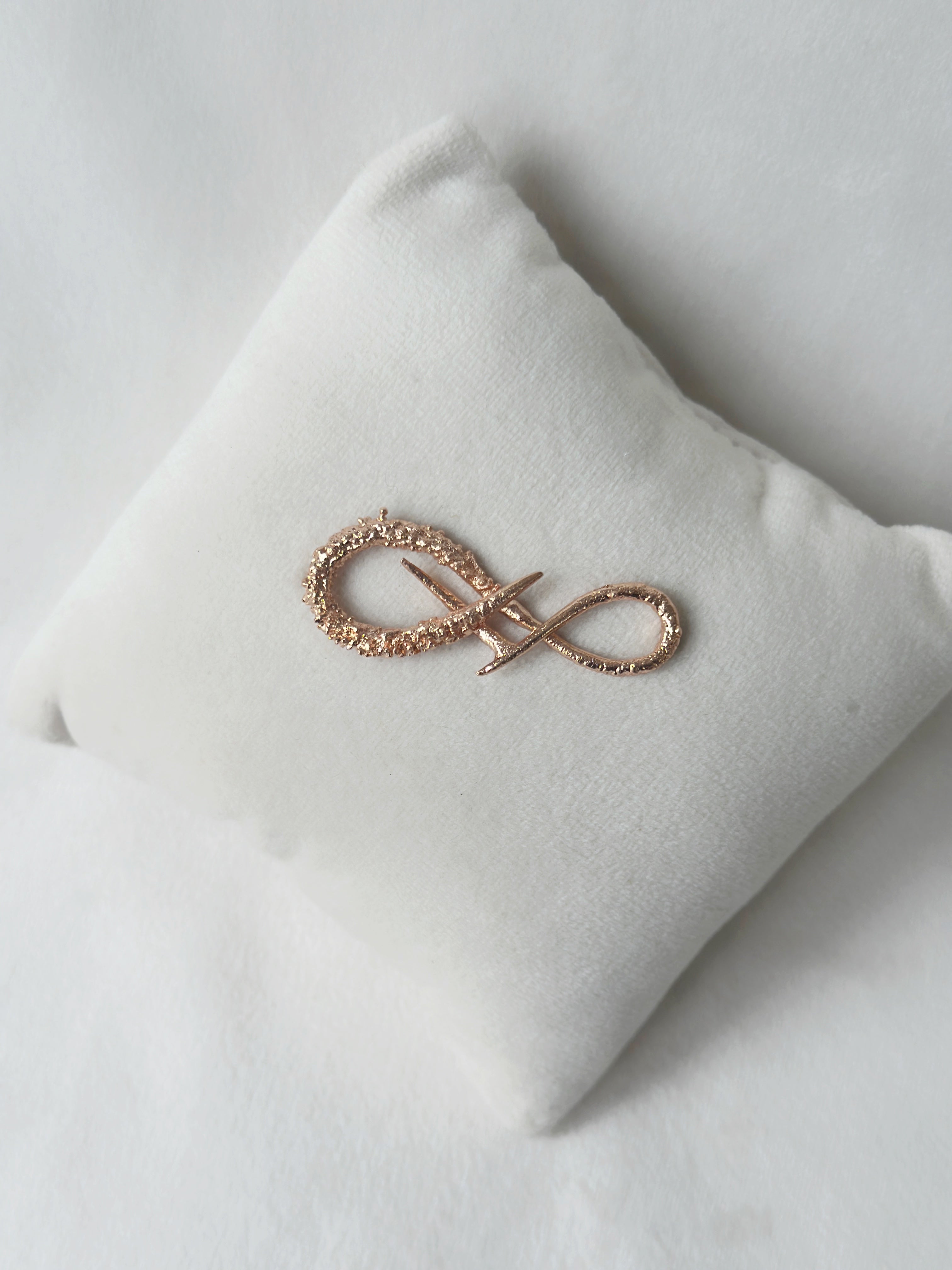 Infinity Brooch Rose Gold