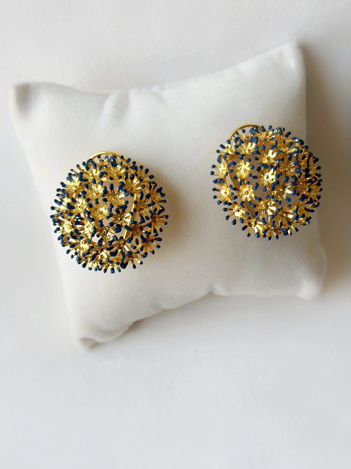 Springtime Sunshine Studs Forget-me-not blue