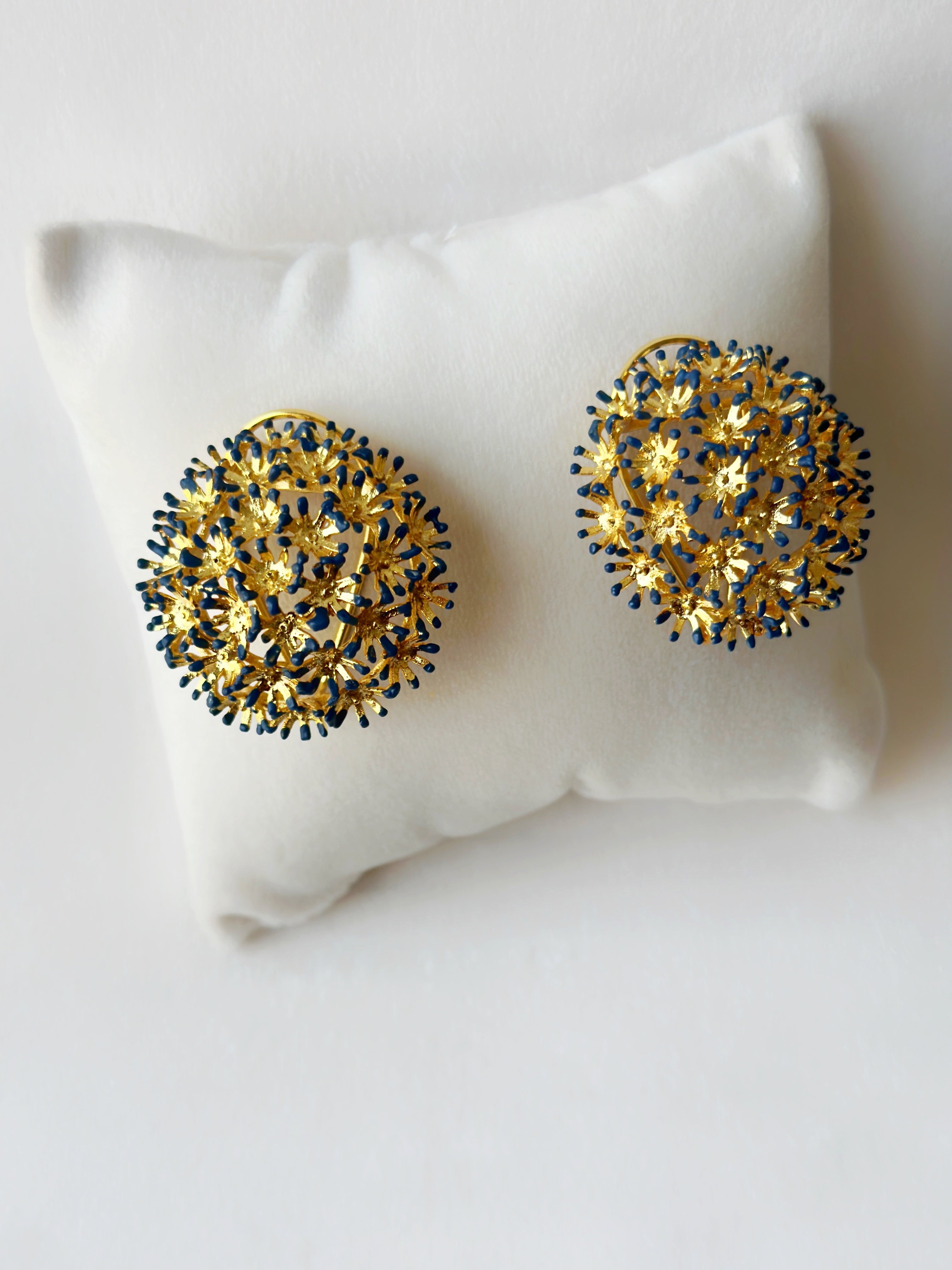 Springtime Sunshine Studs Forget-me-not blue