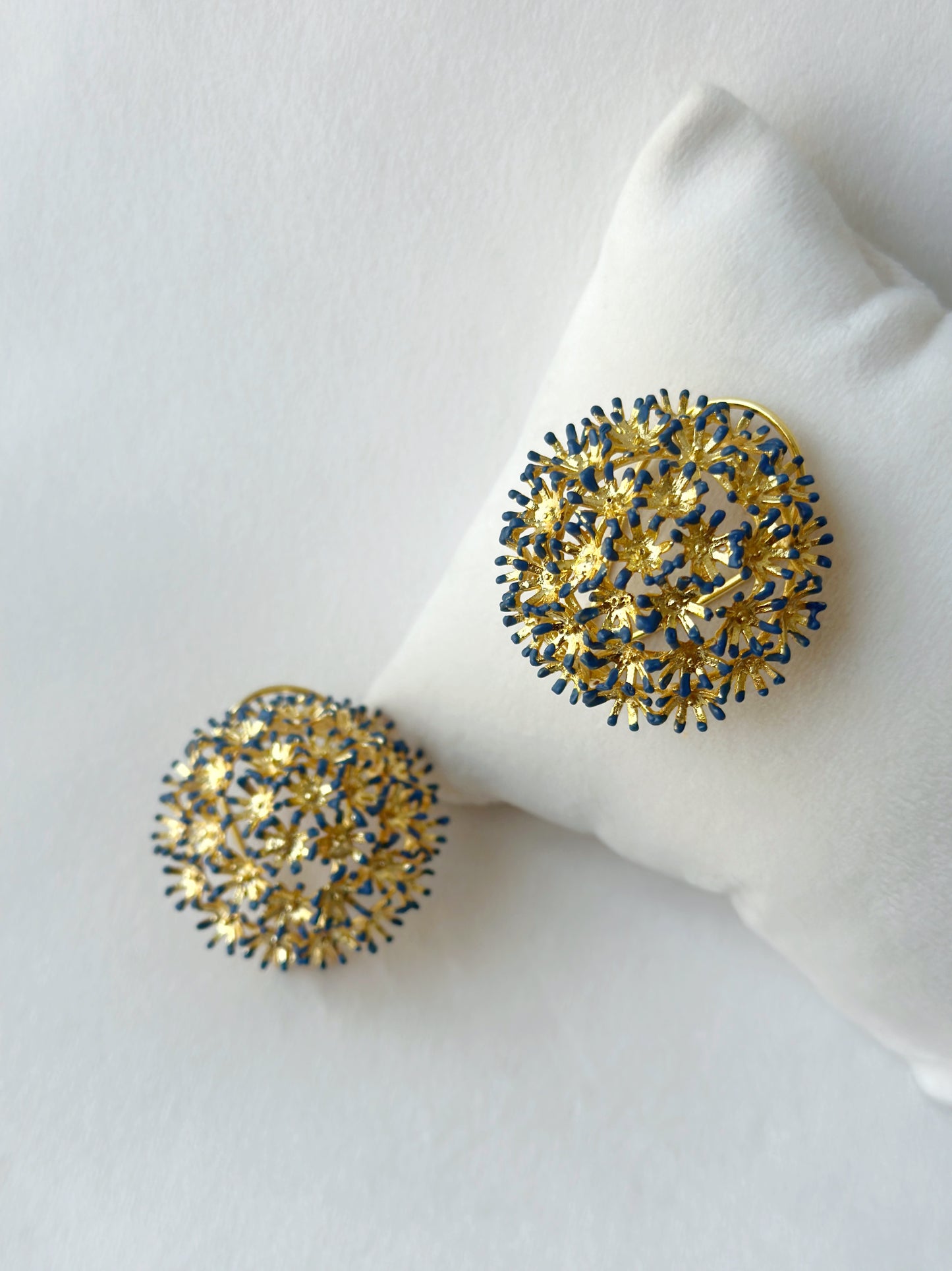 Springtime Sunshine Studs Forget-me-not blue