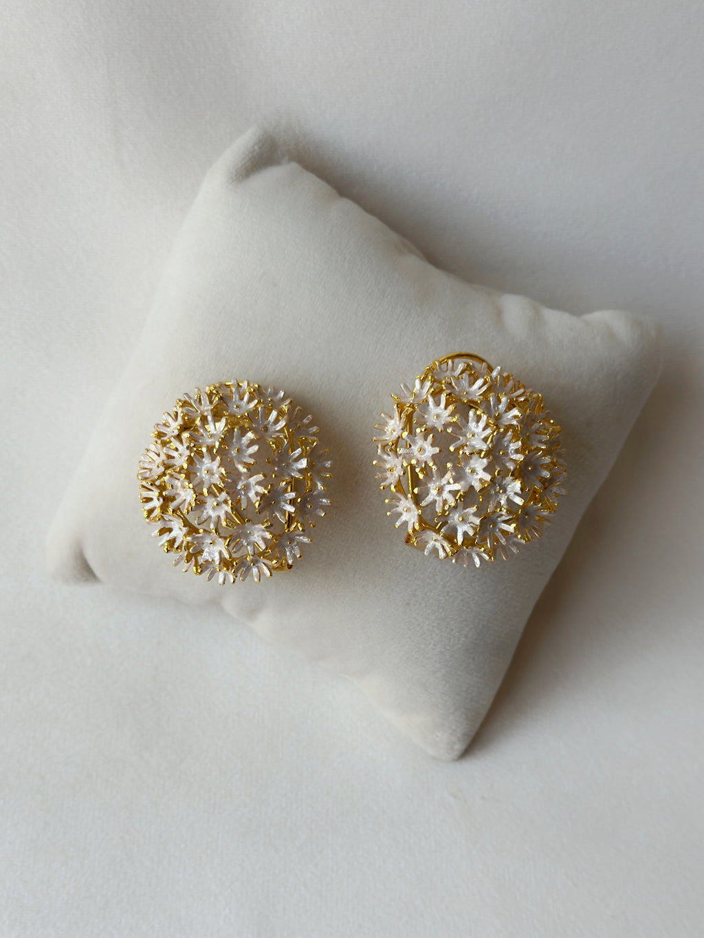 Springtime Sunshine Studs Snowy white