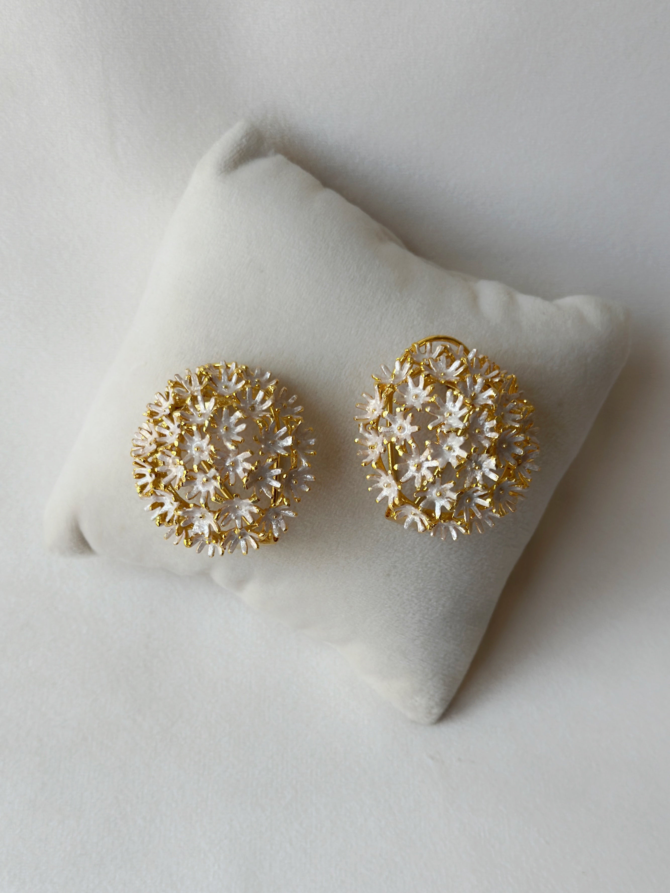 Springtime Sunshine Studs Snowy white