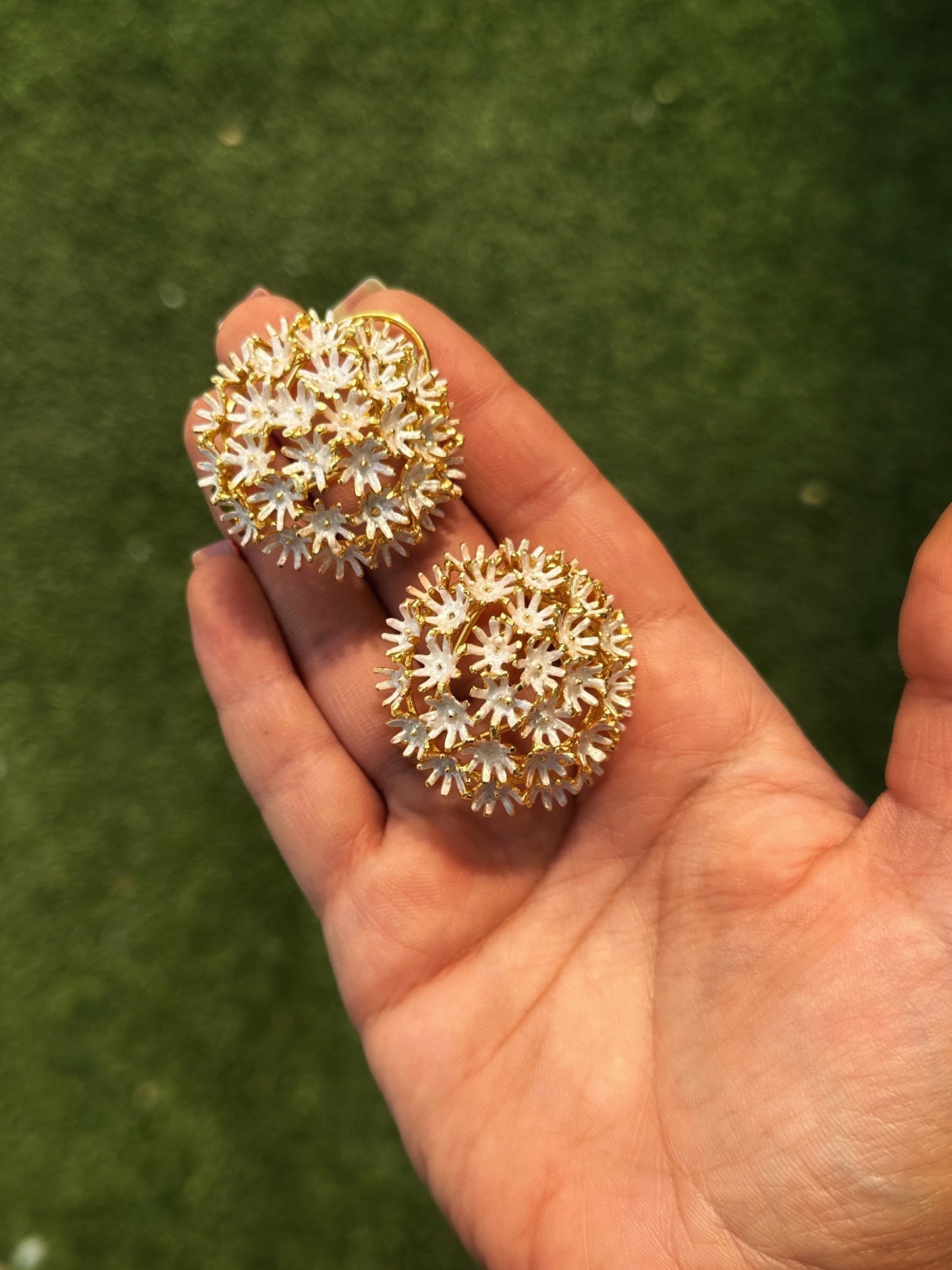 Springtime Sunshine Studs Snowy white