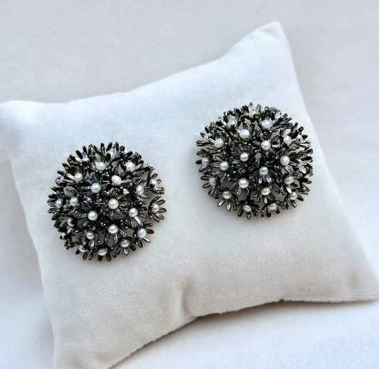 Springtime Sunshine Pearl Studs - Black