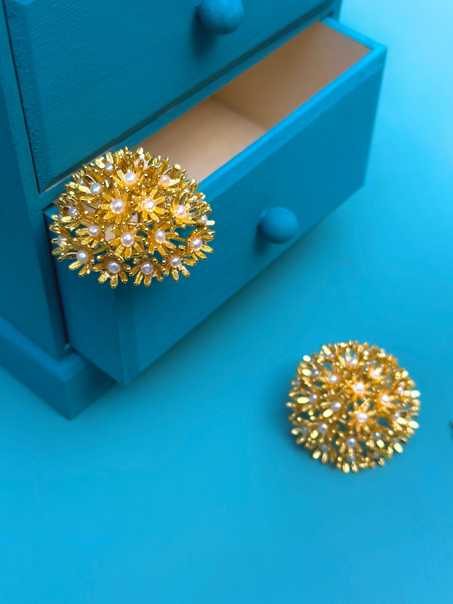 Springtime Sunshine Pearl Studs - Gold