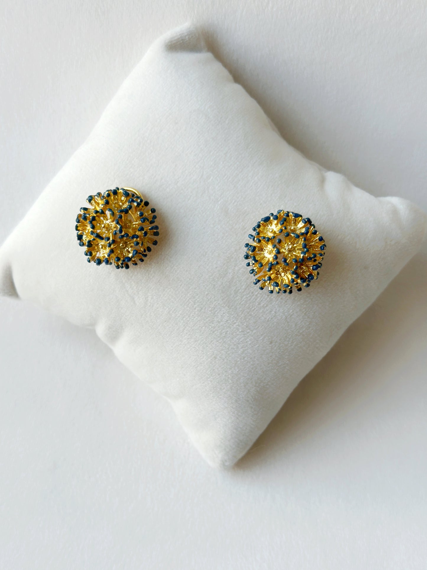 Sunshine Mini Studs Forget-me-not blue