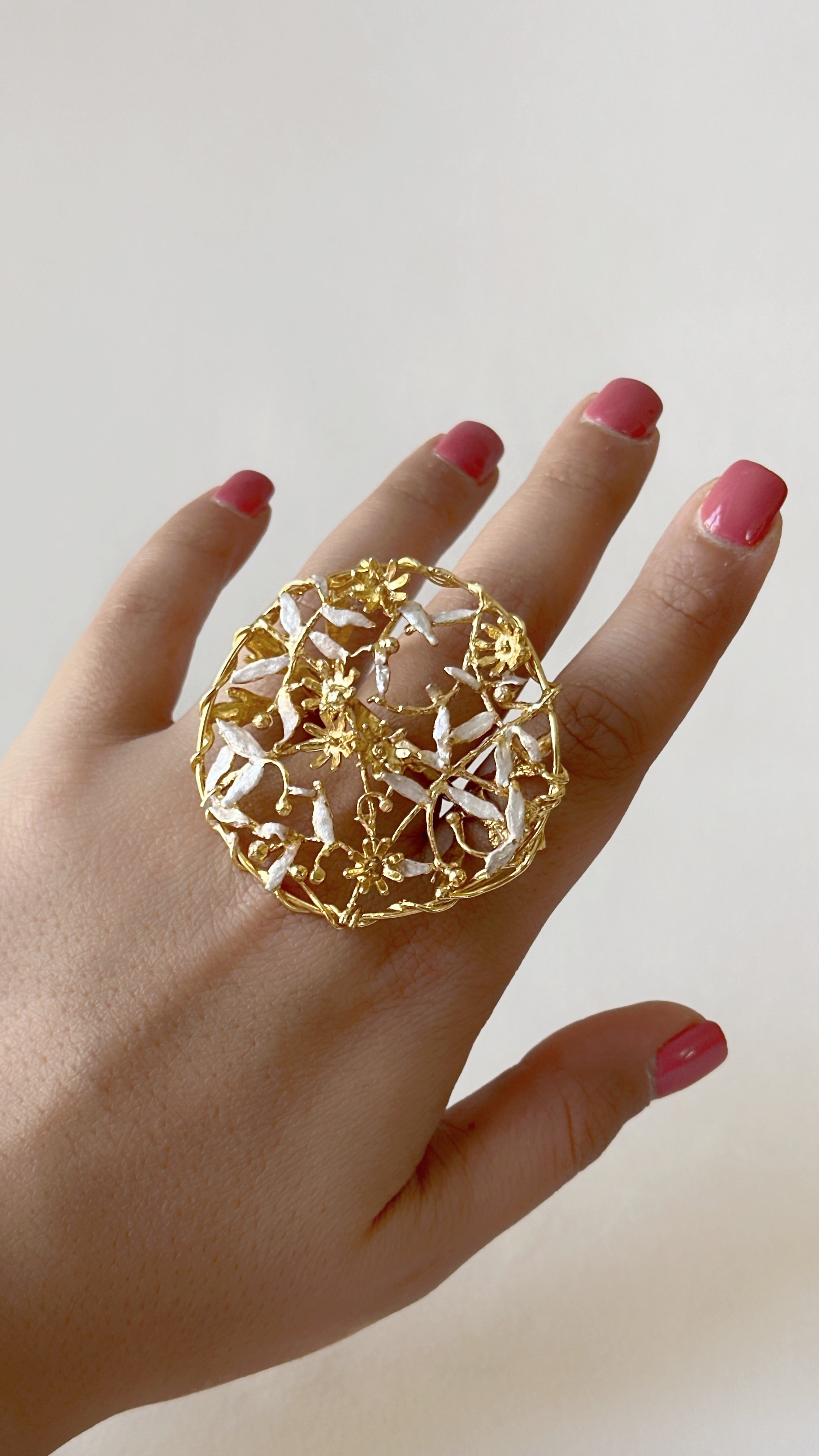 Trellis ring - snowy white