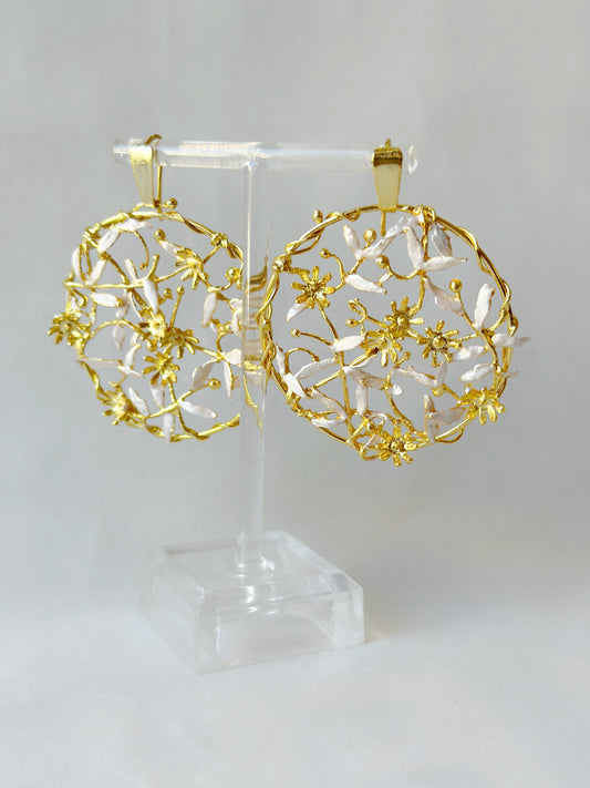 Trellis Earrings - snowy white