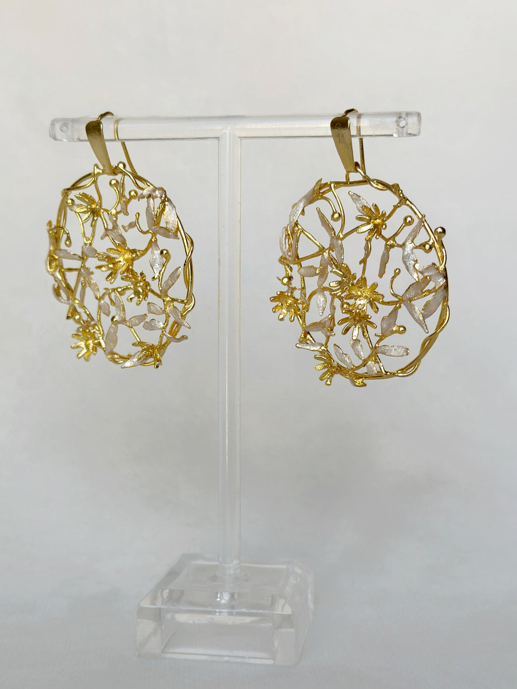 Trellis Earrings - snowy white