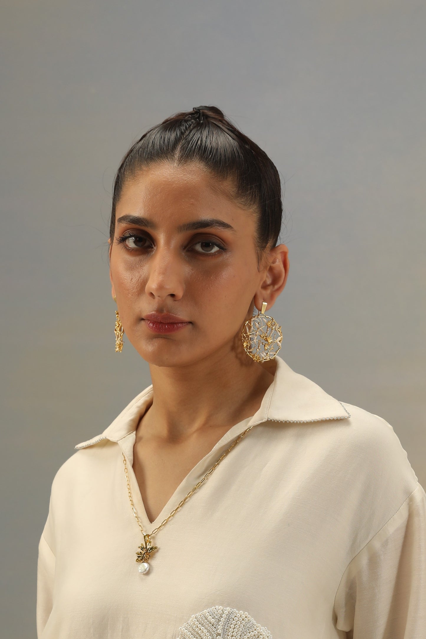 Trellis Earrings - snowy white