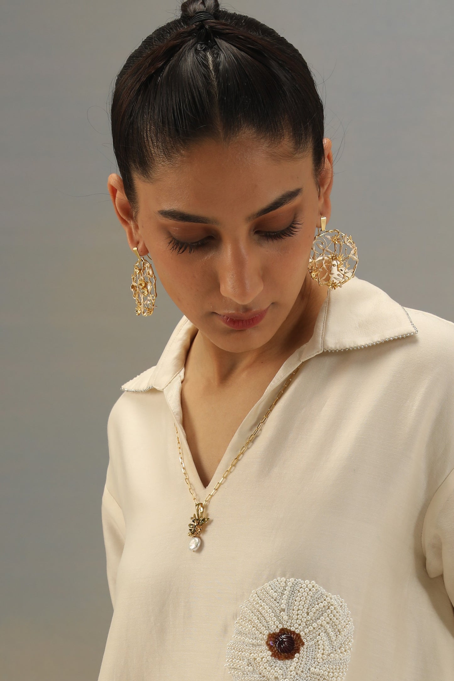 Trellis Earrings - snowy white