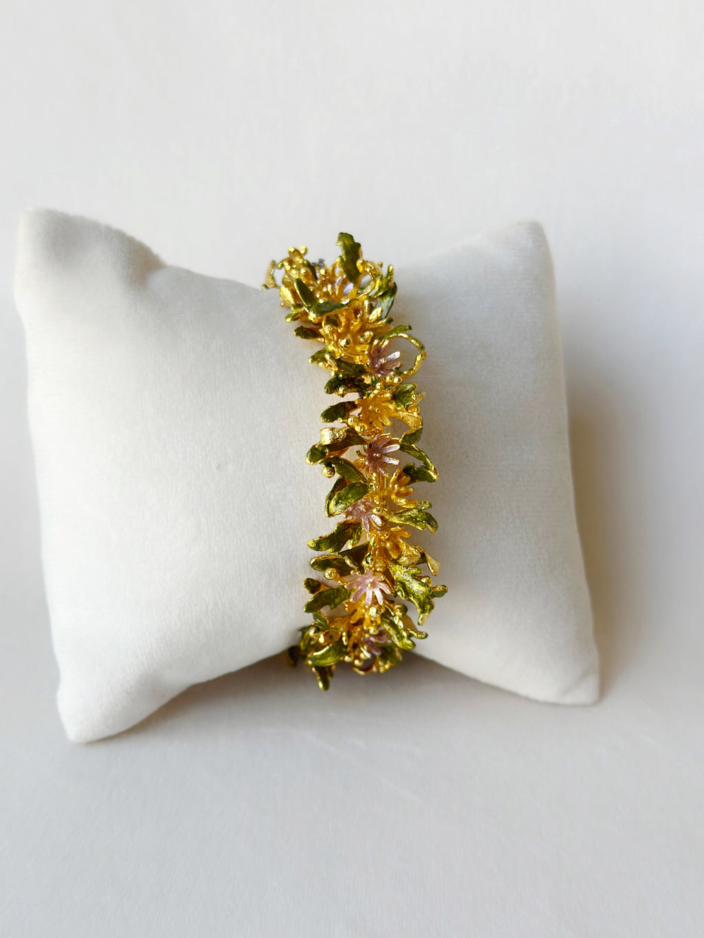 Blooming haathphool with pearls - Pastel Garden