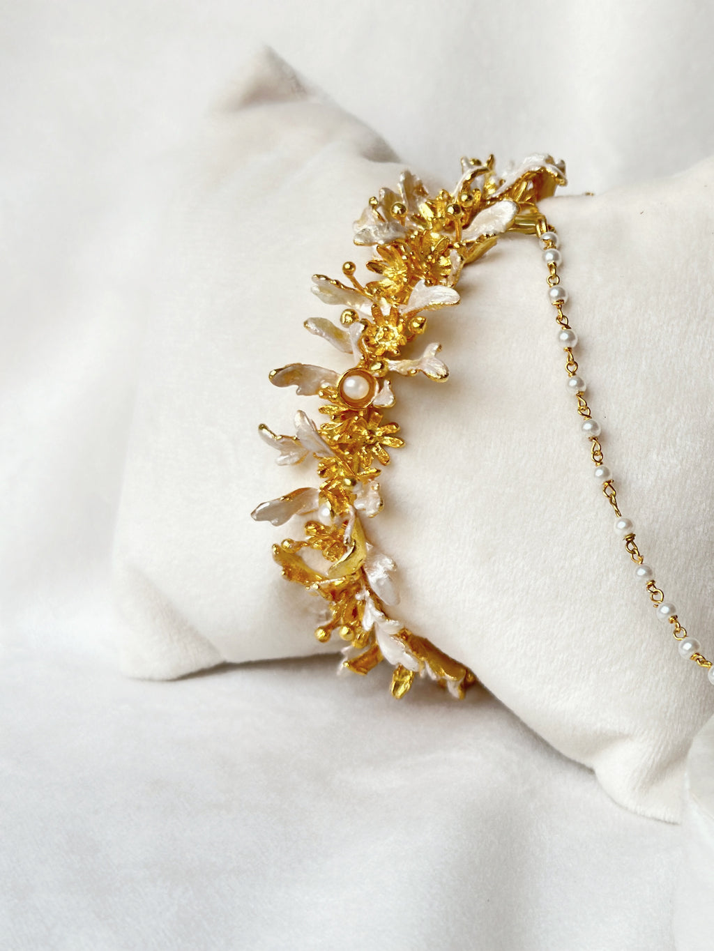Blooming haathphool with pearls - Snowy White
