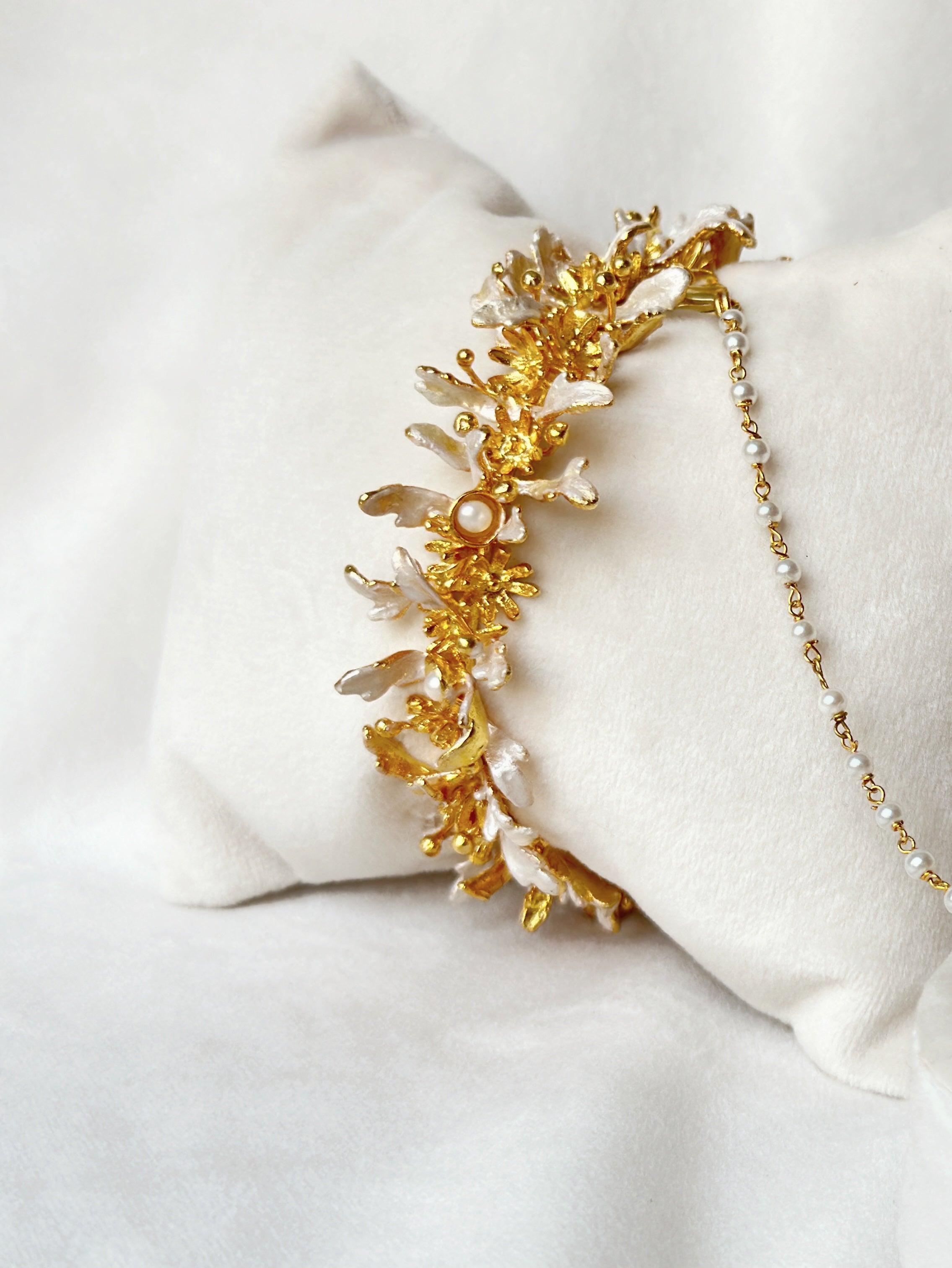 Blooming haathphool with pearls - Snowy White