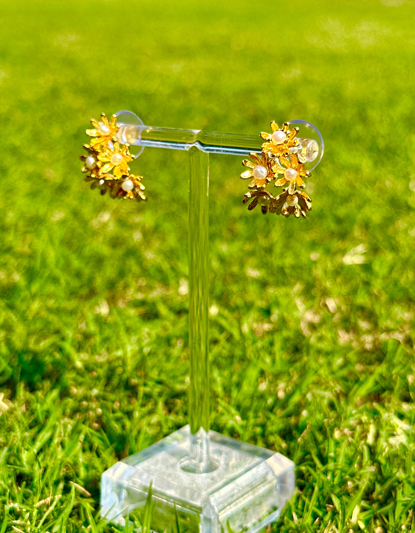 Springtime Pearl Huggies - sunny gold
