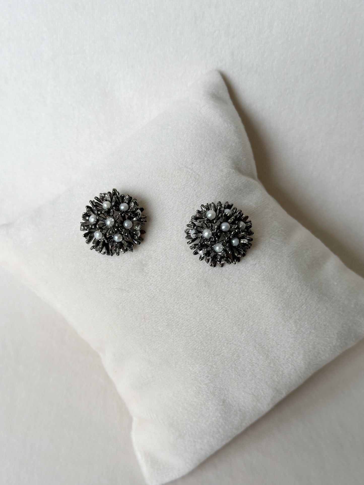 Sunshine Mini Pearl Studs - Black