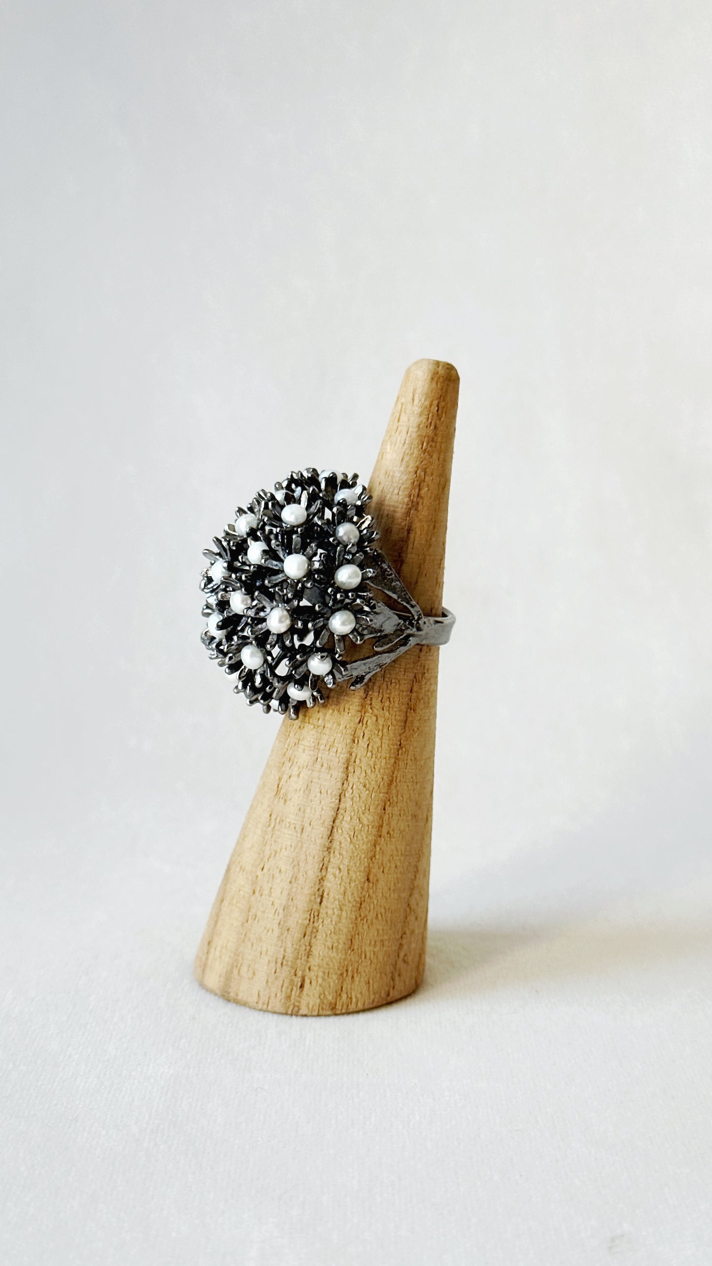 Sunshine Pearl Ring - Black