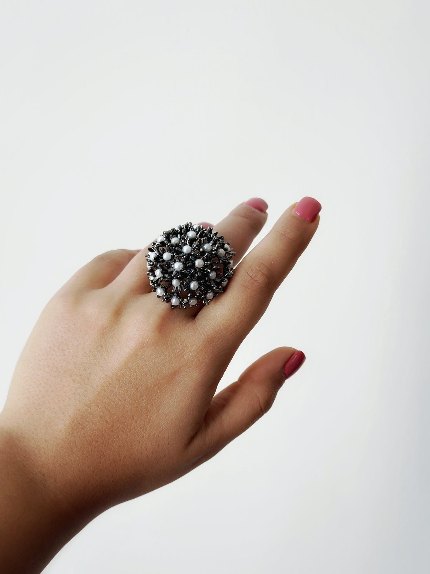 Sunshine Pearl Ring - Black