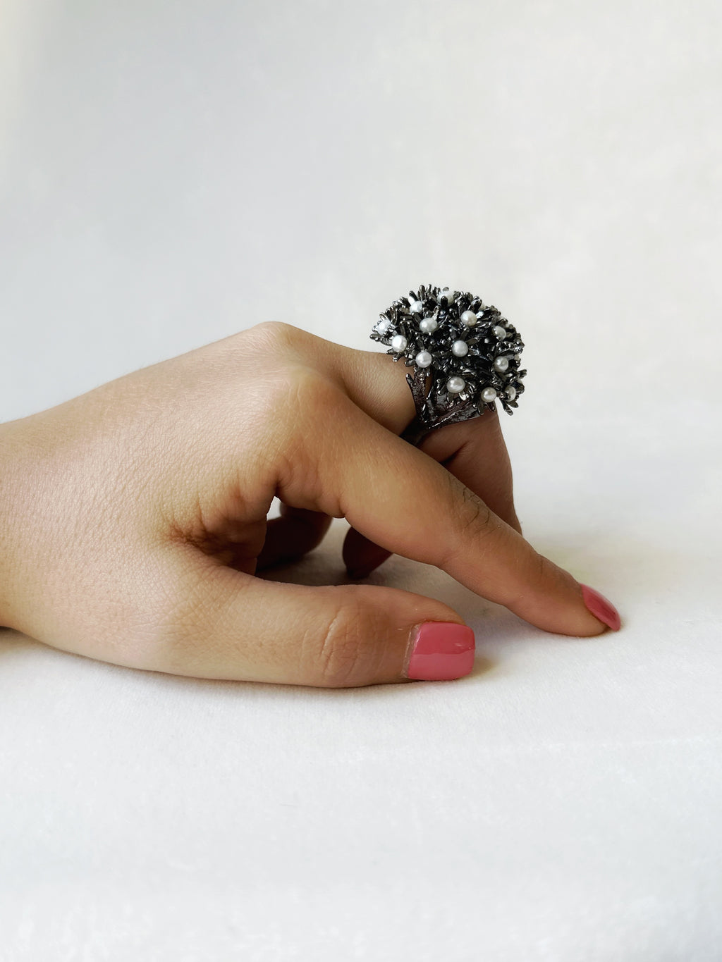 Sunshine Pearl Ring - Black