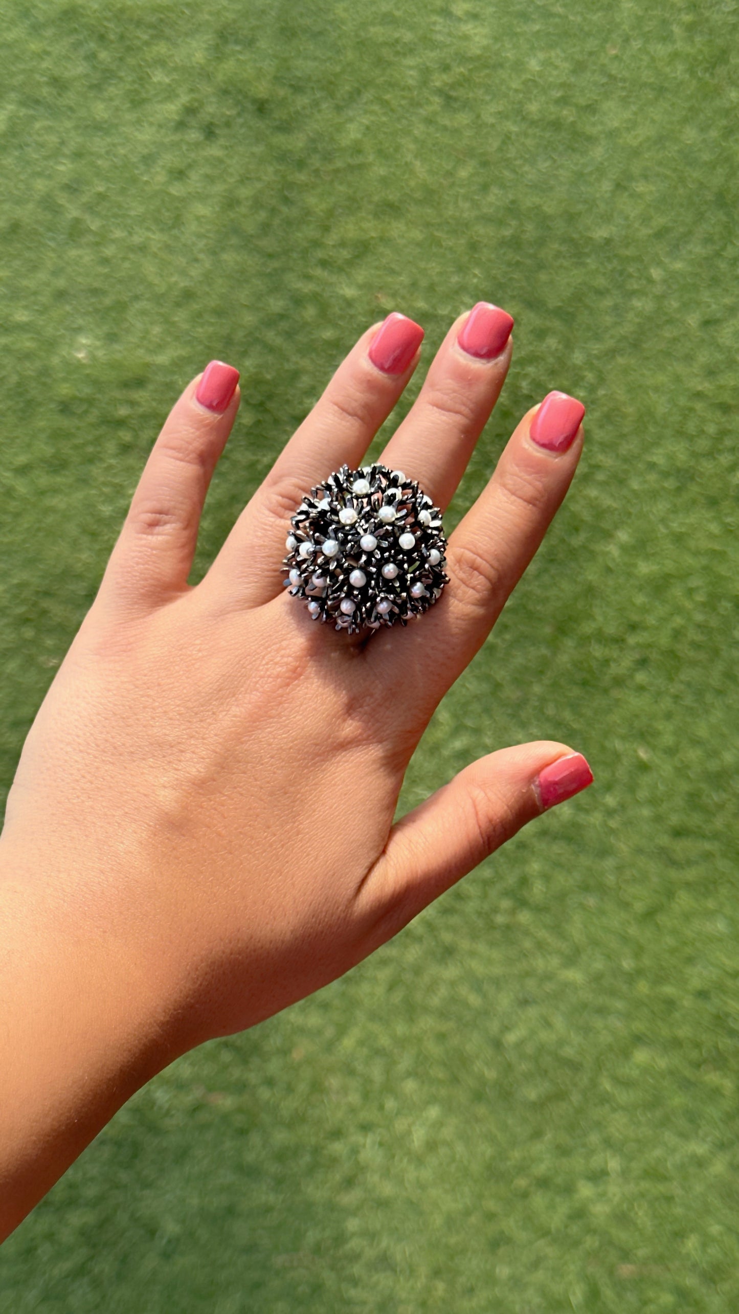 Sunshine Pearl Ring - Black